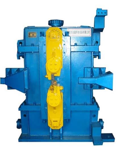 Representative flying-shear equipment family imagery; the exact configuration varies by application.