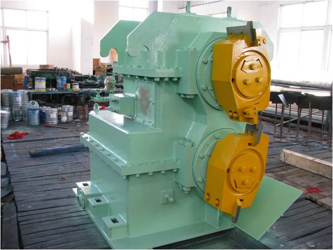 Representative flying-shear equipment family imagery; the exact configuration varies by application.